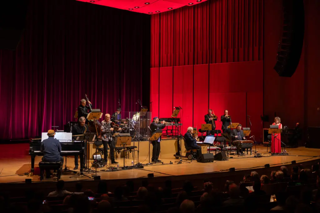 Itzhak Perlman and the Klezmer Conservatory Band perform Perlman’s collection of traditional klezmer music, "In the Fiddler’s House," live at Jones Hall. (Photo by Melissa Taylor)