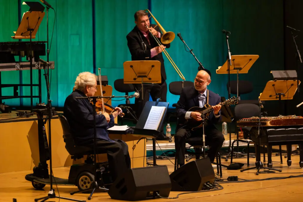 From left: Itzhak Perlman (violin), Andy Statman (mandolin), and Mark Hamilton (trombone). (Photo by Melissa Taylor)