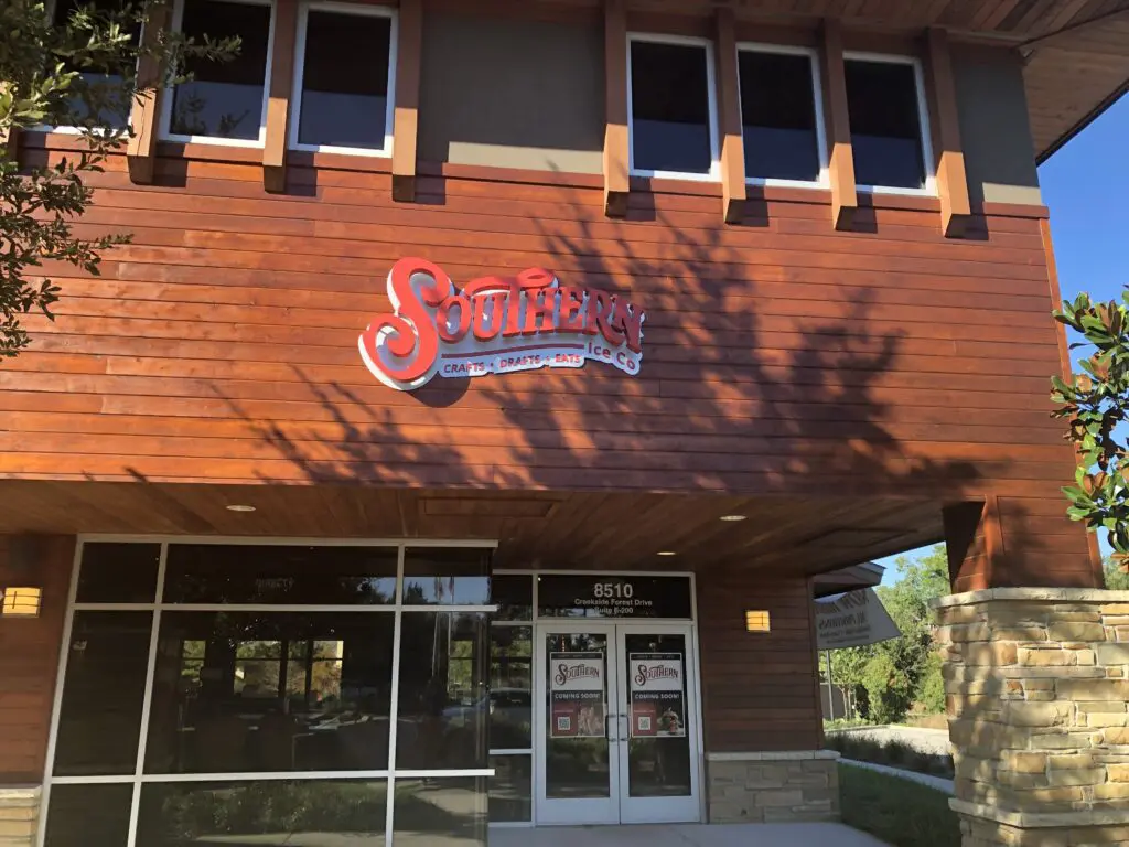 Southern Ice Co. is a new sports bar in Creekside Park offering a delicious menu and family-friendly vibes.  