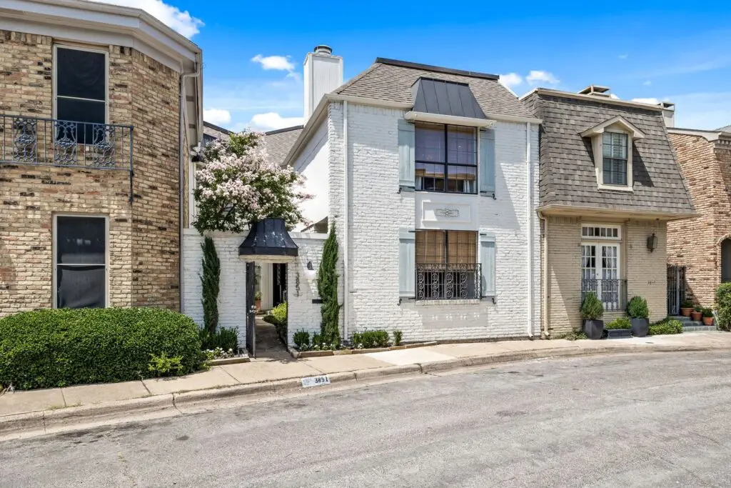 3851 South Versailles Avenue is a standout in West Highland Park. 