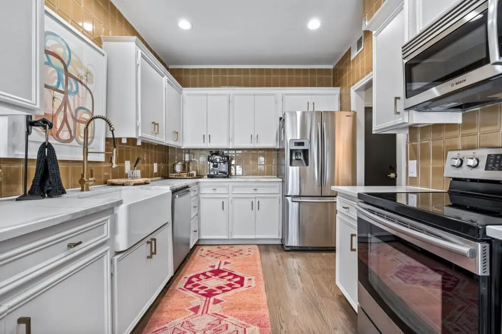 Cobb also installed new quartz countertops in the kitchen. 