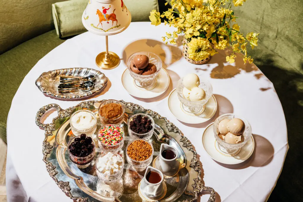 Come dessert at the Marigold Club, one can’t help but be tempted by the rolling sundae carts making their way through the dining room.(Photo by Arturo Olmos)