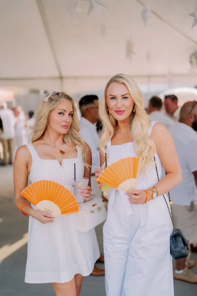 Special White Linen Night In The Heights' Side Party Lets Movers and Shakers Celebrate In Style Nan Keeps It Fun - PaperCity Magazine Special White Linen Night In The Heights' Side Party Lets Movers and Shakers Celebrate In Style Nan Keeps It Fun - PaperCity Magazine