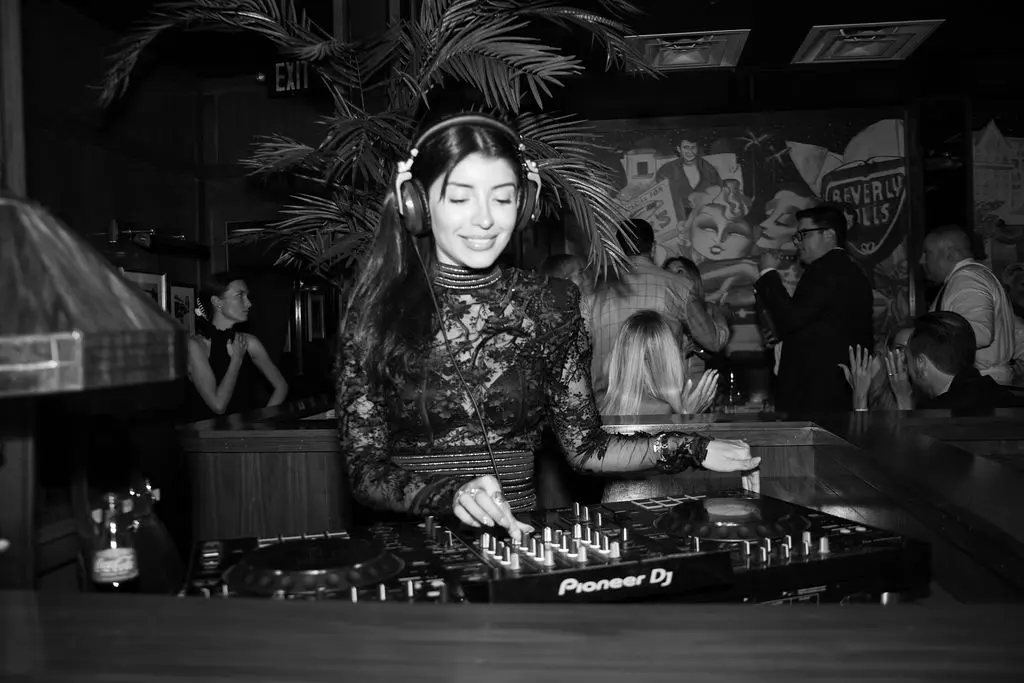 All of Drake's Hollywood restaurants have DJs including Drake's Hollywood Houston  (Photo by Elizabeth Jones Photography)