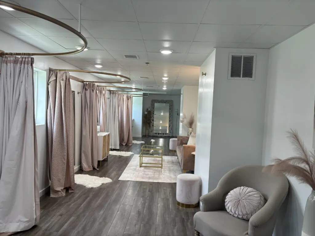 The upstairs dressing area at Addison Woods has comfortable seating and plenty of mirrors for the group. (Photo by Laura Landsbaum)