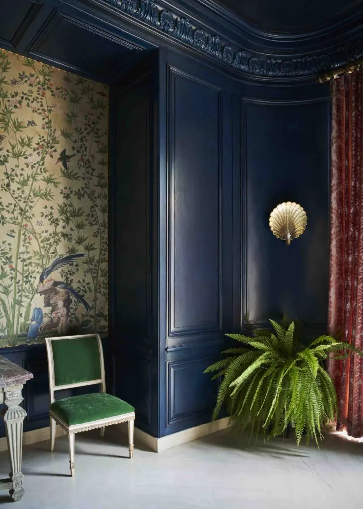 Antique chinoiserie wallpaper, paneling, and carved molding from England were installed in the Young Estate in the 1970s. (Photo by Pär Bengtsson)
