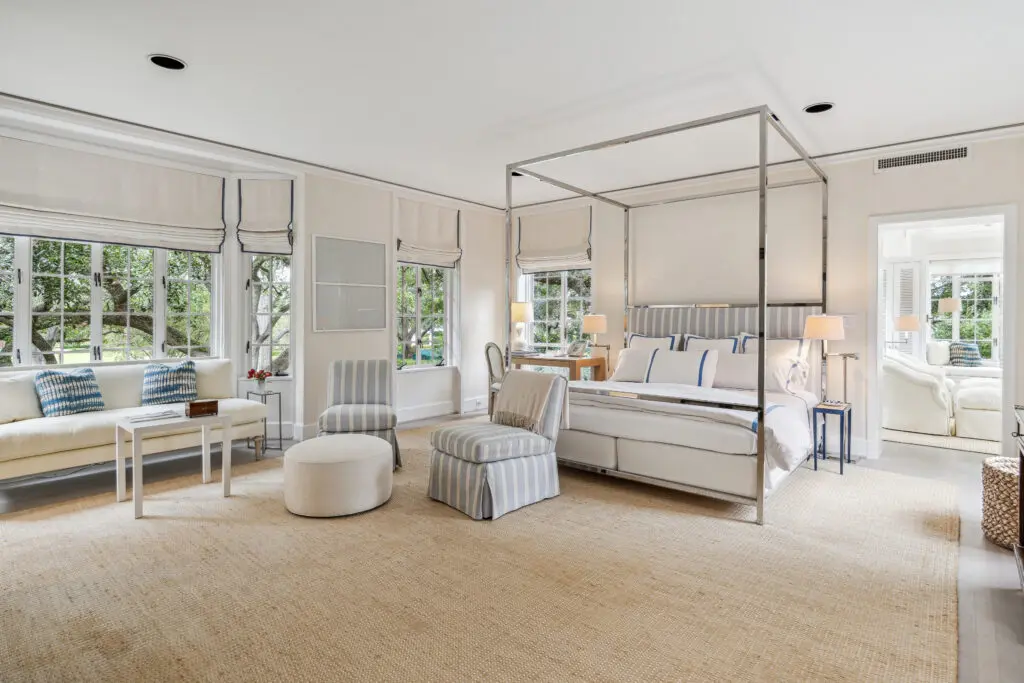 2110 River Oaks Boulevard (Photo by TK Images/Compass)