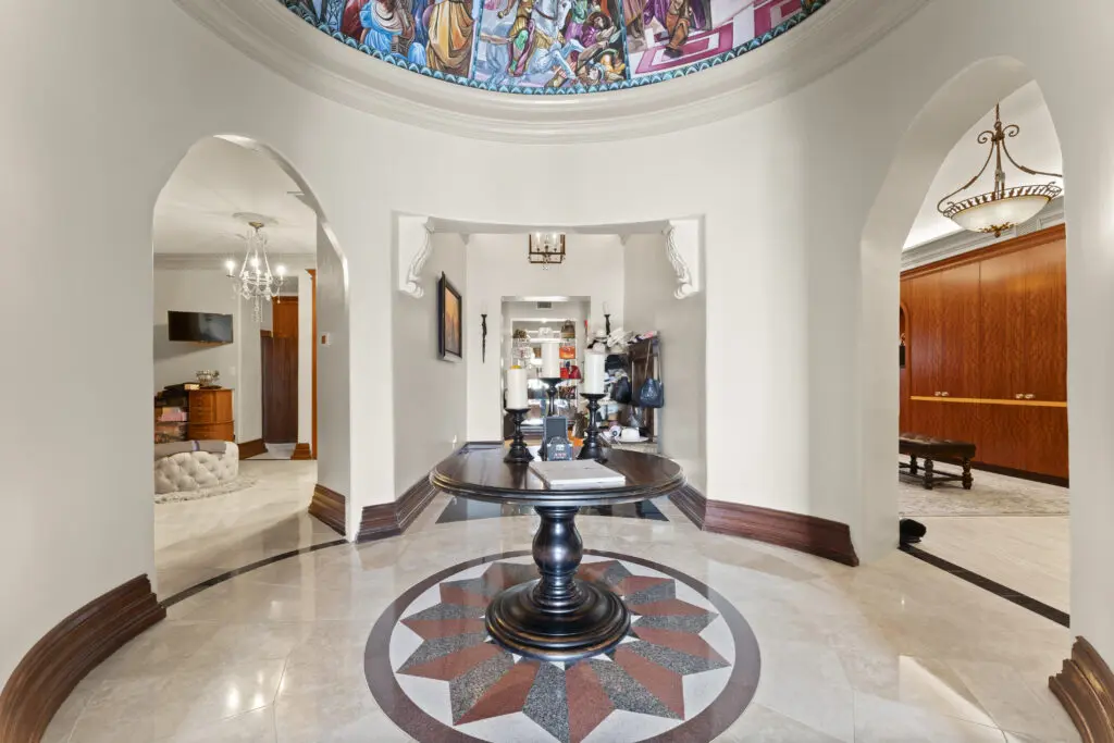 The foyer joining the primary bedroom with the primary closets. (Photo by Iconic Images)
