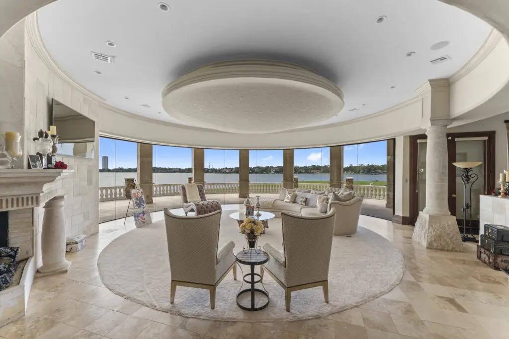 The 4,000 sq. ft. primary suite  at 401 Lakeshore Drive in El Lago, Texas.  (Photo by Iconic Images)