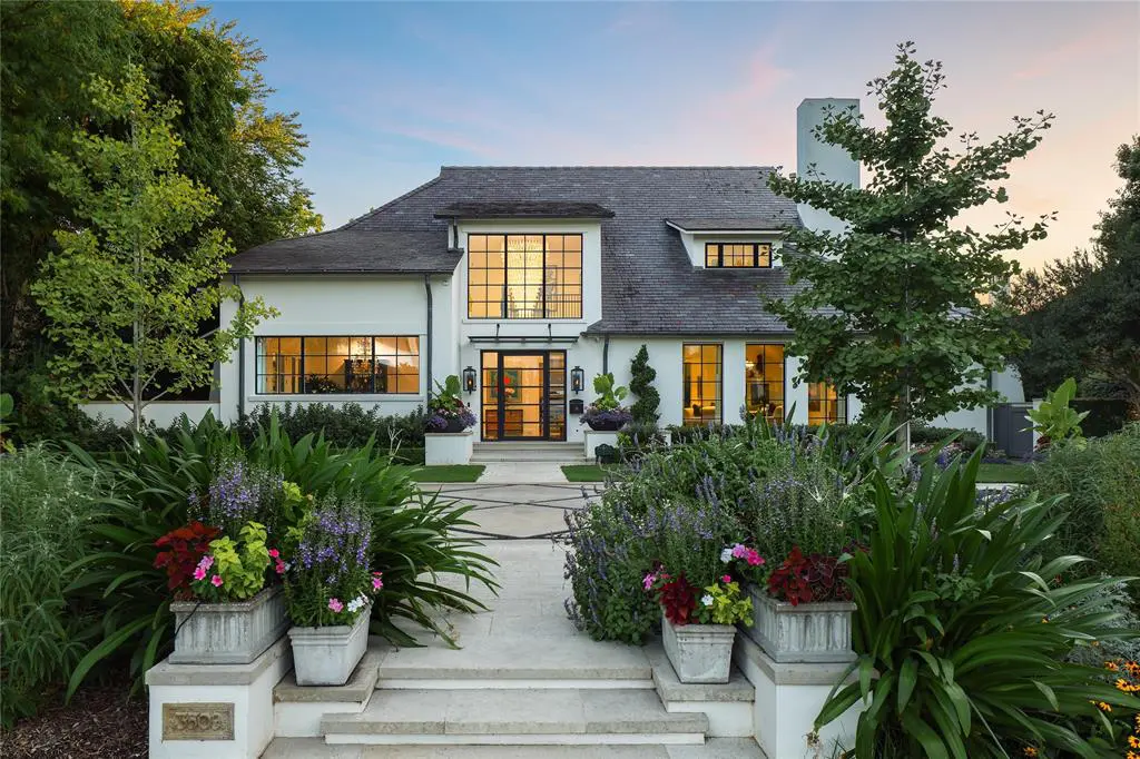 The entry of 3509 Crescent Avenue lends itself to a Cotswold feel.