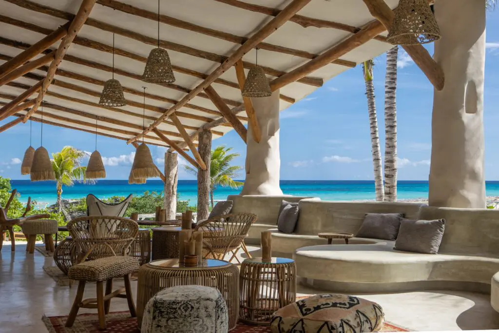Eolo Beach Club at Palmaïa-The House of Aïa offers a stunning oceanfront retreat, perfect for relaxation and seaside dining. (Photo courtesy Palmaïa-The House of Aïa)