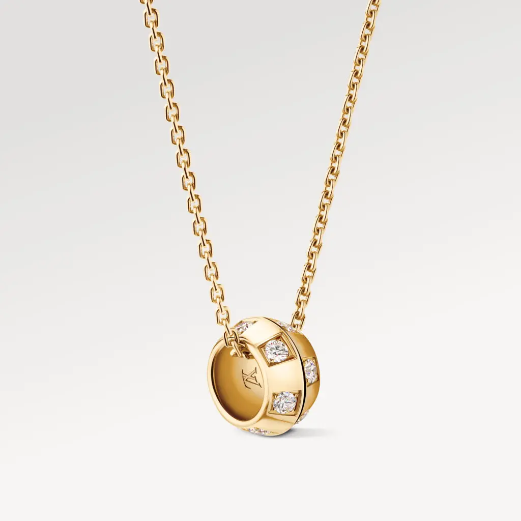 Le Damier de Louis Vuitton Necklace
in yellow gold & diamonds is part of the new Louis Vuitton fine jewelry collection.