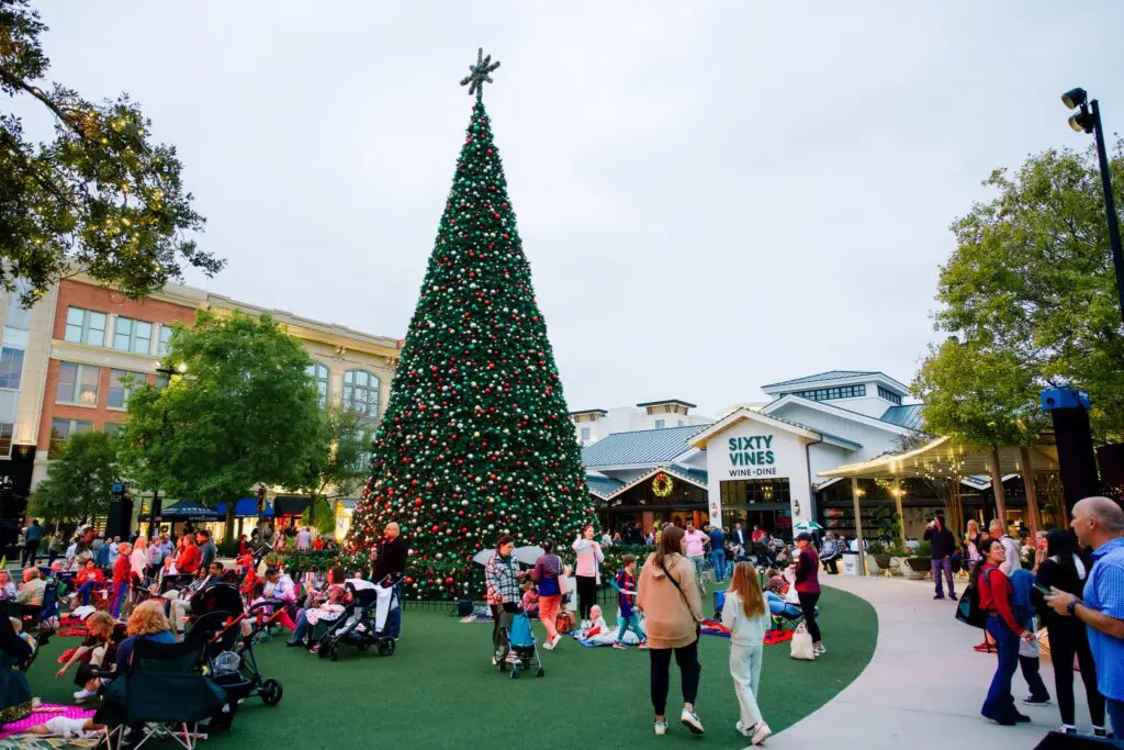 The 18 Best Things To Do For The Holidays In The Woodlands — From Light Shows & Tree Fun to Unique Shopping, Ugly Pickleball and More