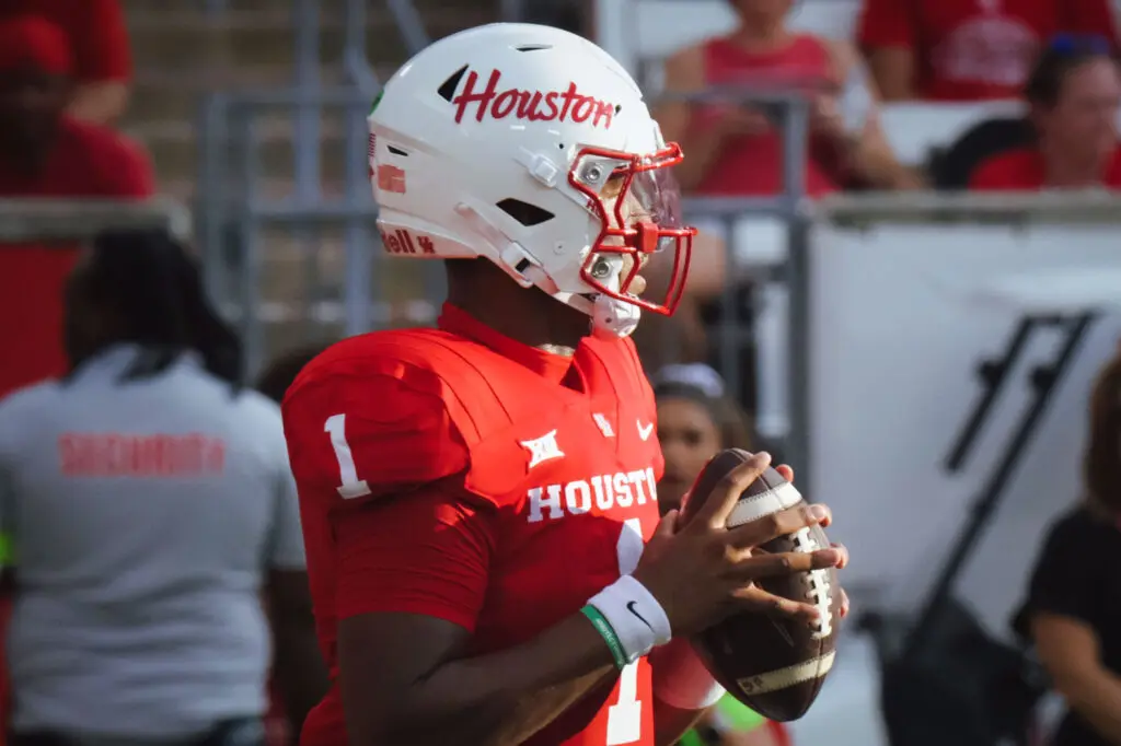 University of Houston quarterback Donovan Smith must process a lot of a rebuilding team. (Photo by F. Carter Smith)