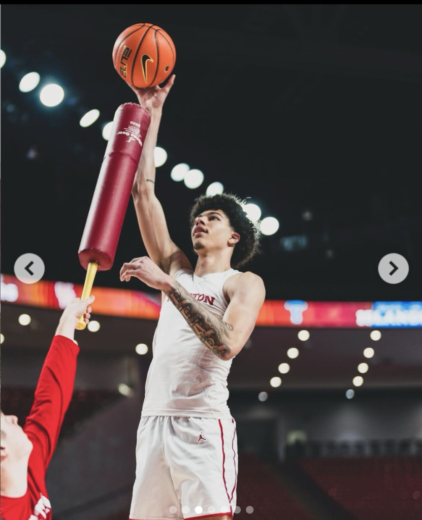 University of Houston center Jacob McFarland  is about to come back from two leg surgeries. (@JacobMcFar1and) 