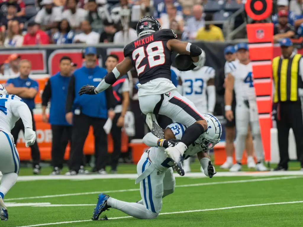 Texans running back Joe Mixon isn't afraid of a little contact. (Photo by F. Carter Smith)
