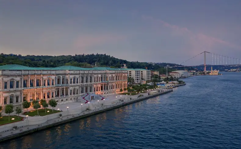 Çırağan Palace Kempinski is a five star waterfront gem in Instanbul's buzzy city center.