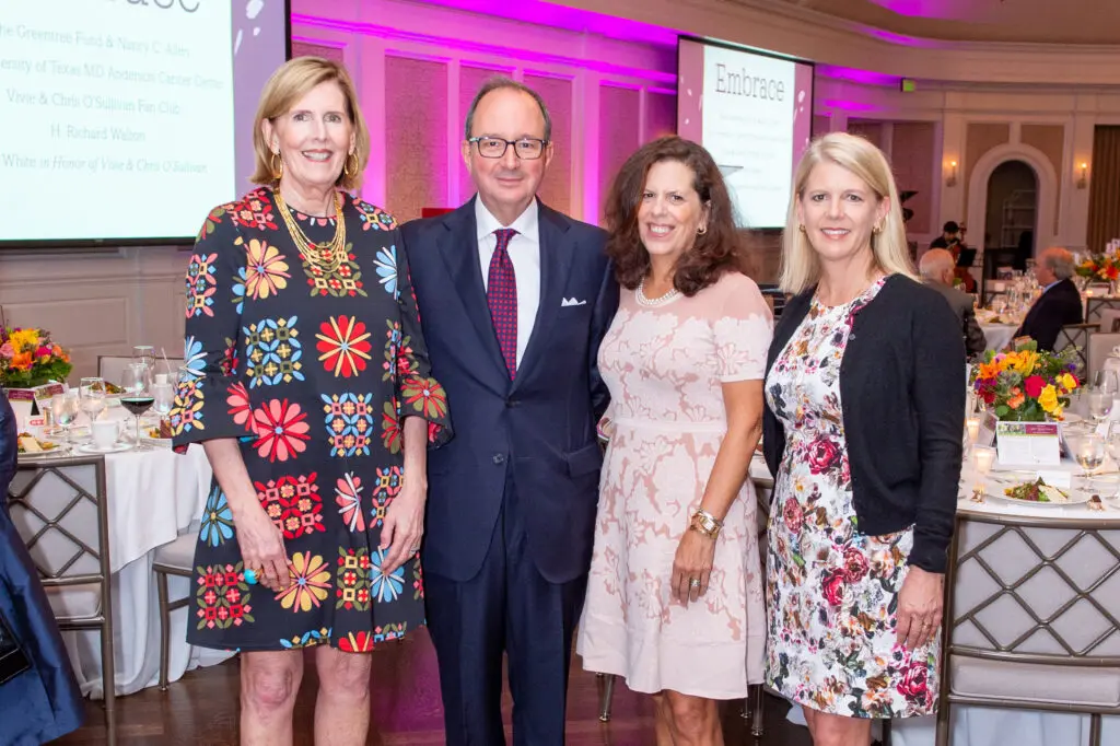 Honorees Vivie & Chris O’Sullivan, chairs Isabel Lummis and Jenny Kempner at the Houston Hospice Community Spirit Award Dinner.