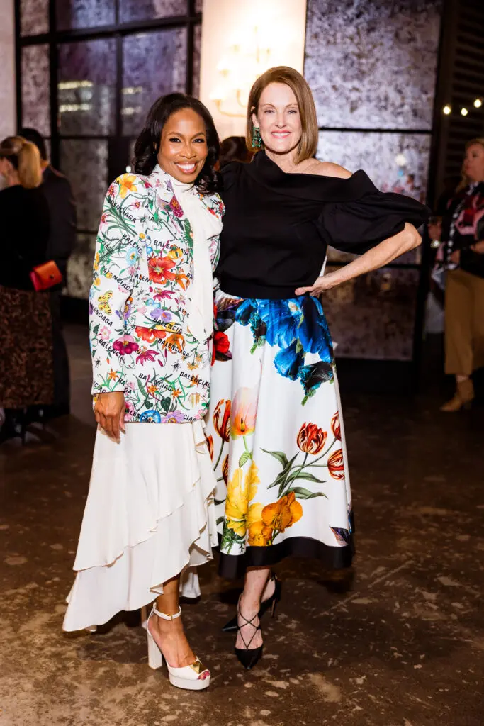 Roslyn Bazzelle Mitchell, Stephanie Tsuru at the Power of the Purse fundraiser benefiting Women's Resource.