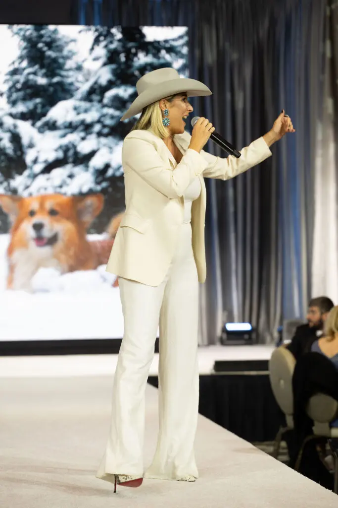 Auctioneer Brittany Franklin at Citizens for Animal Protection 'Celebrity Paws Gala' (Photo by Daniel Ortiz)