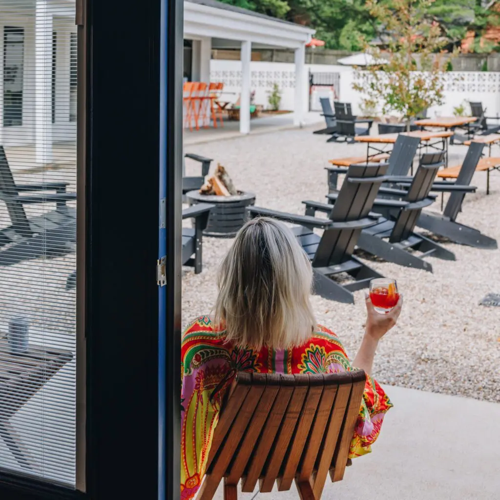 Bardstown Motor Lodge is a quiet retreat with a fun courtyard and pool amenity.