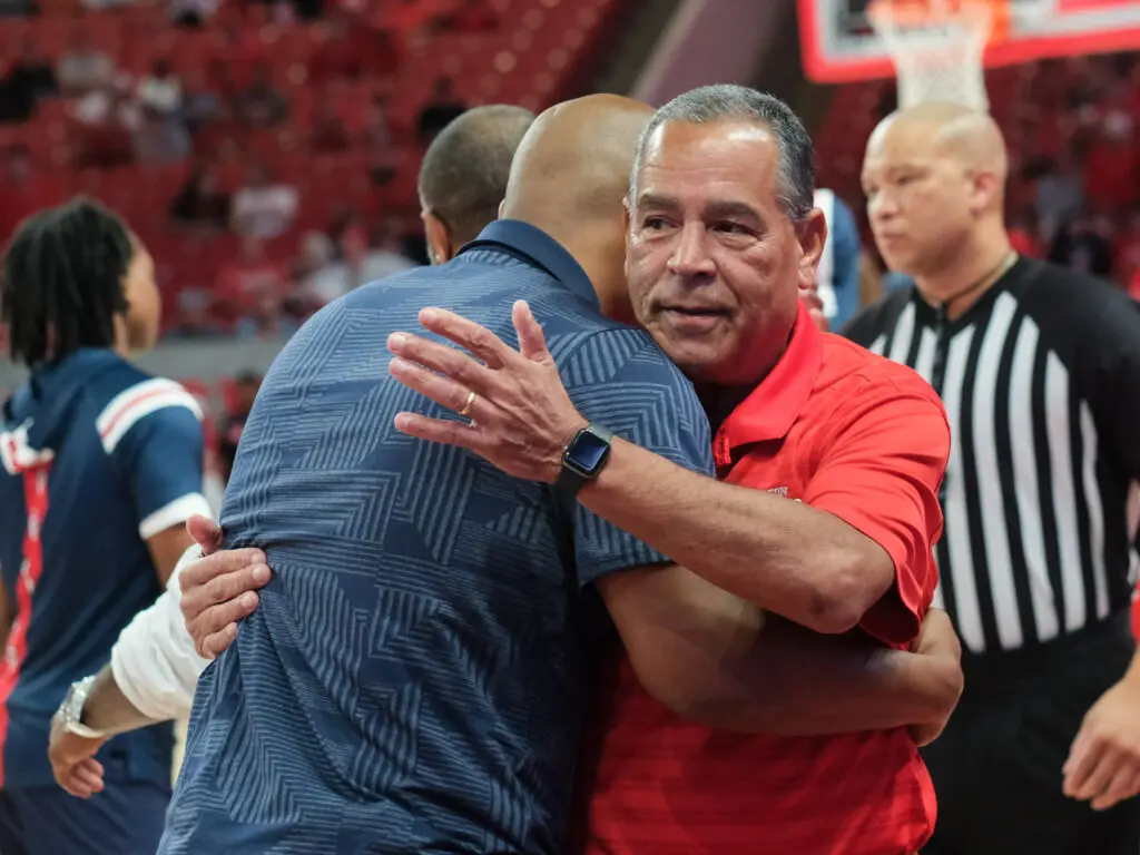 University of Houston coach Kelvin Sampson has taken it upon himself to mentor young coaches like Mo Williams whenever he can. (Photo by F. Carter Smith)