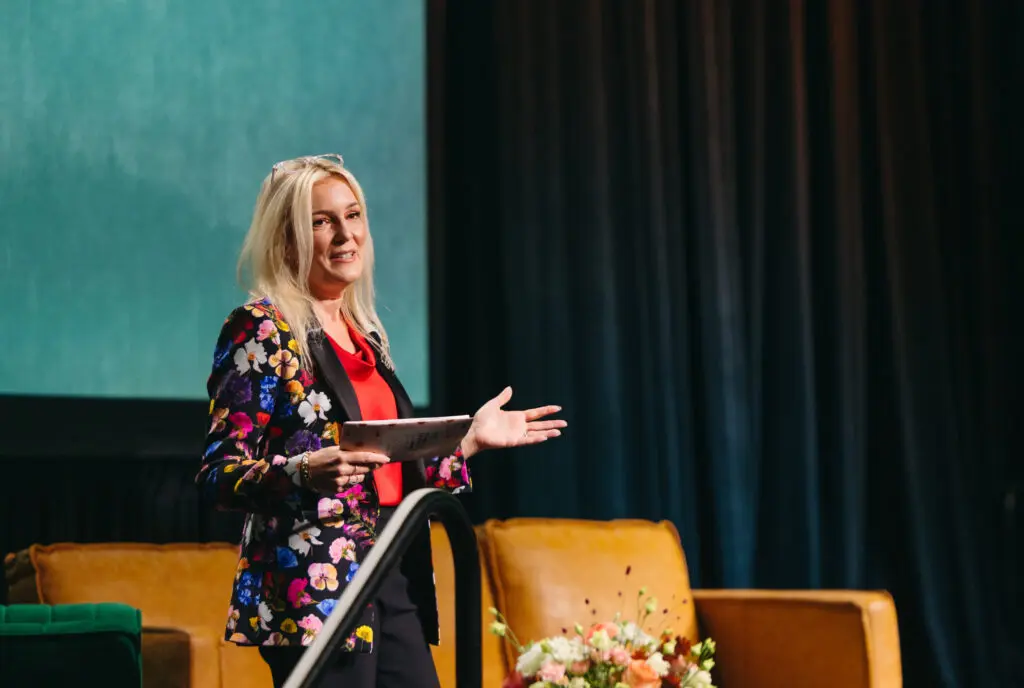 Elena Sacca Smith moderated the State of the Girl Q&A and the Real Talk. Real Women. Discussion. (Photo by Shelbie Whitten – Whitten Media)