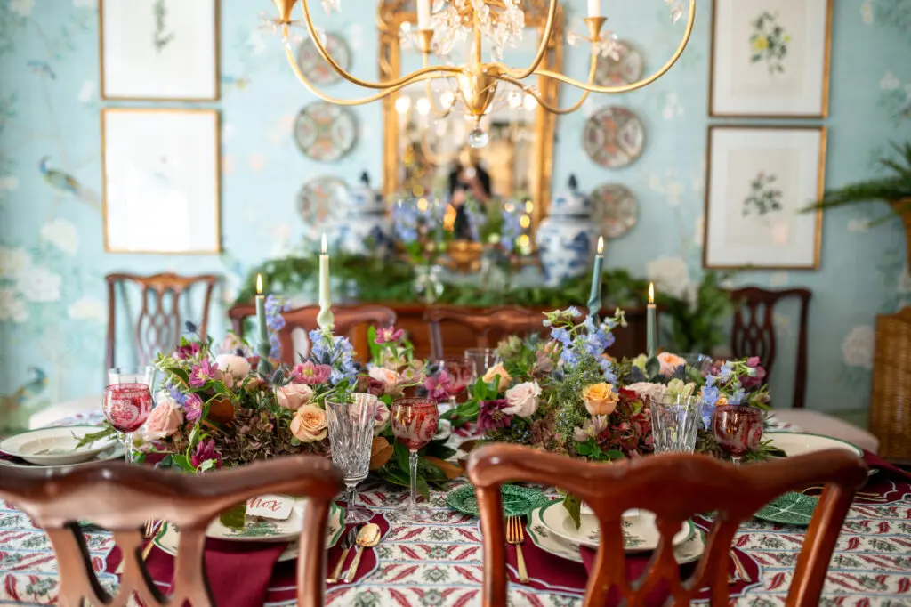 The dining room in Caroline Harper Knapp's home decorated by Taryn Proler of The Texas Poppy Co. for the Kappa Kappa Gamma Charitable Foundation 'Holiday Pilgrimage' (Photo by Chris Bailey Photography) 