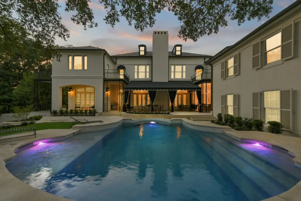 This spectacular 9,256 sq.ft. home in River Oaks is on the market with Nan Almodovar, proprietor of Nan & Company Properties
