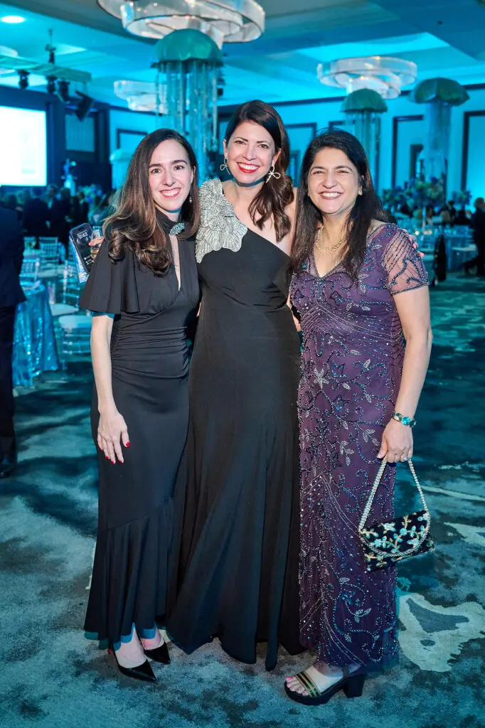 Billy-Jo Lafortune, Lindsay Weddle, Pragati Mathur at the Spindletop Community Impact Partners 50th annual Holiday Ball (Photo by Fulton Davenport/PWL Studio)