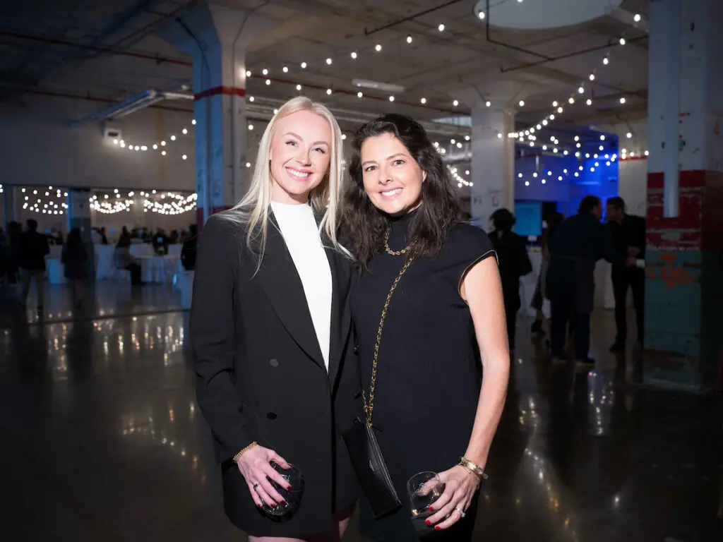 Kirsten Haight, Jenn Howe at the Houston Young Professionals for the American Cancer Society 'Shuck Cancer' fundraiser (Photo by Daniel Ortiz)