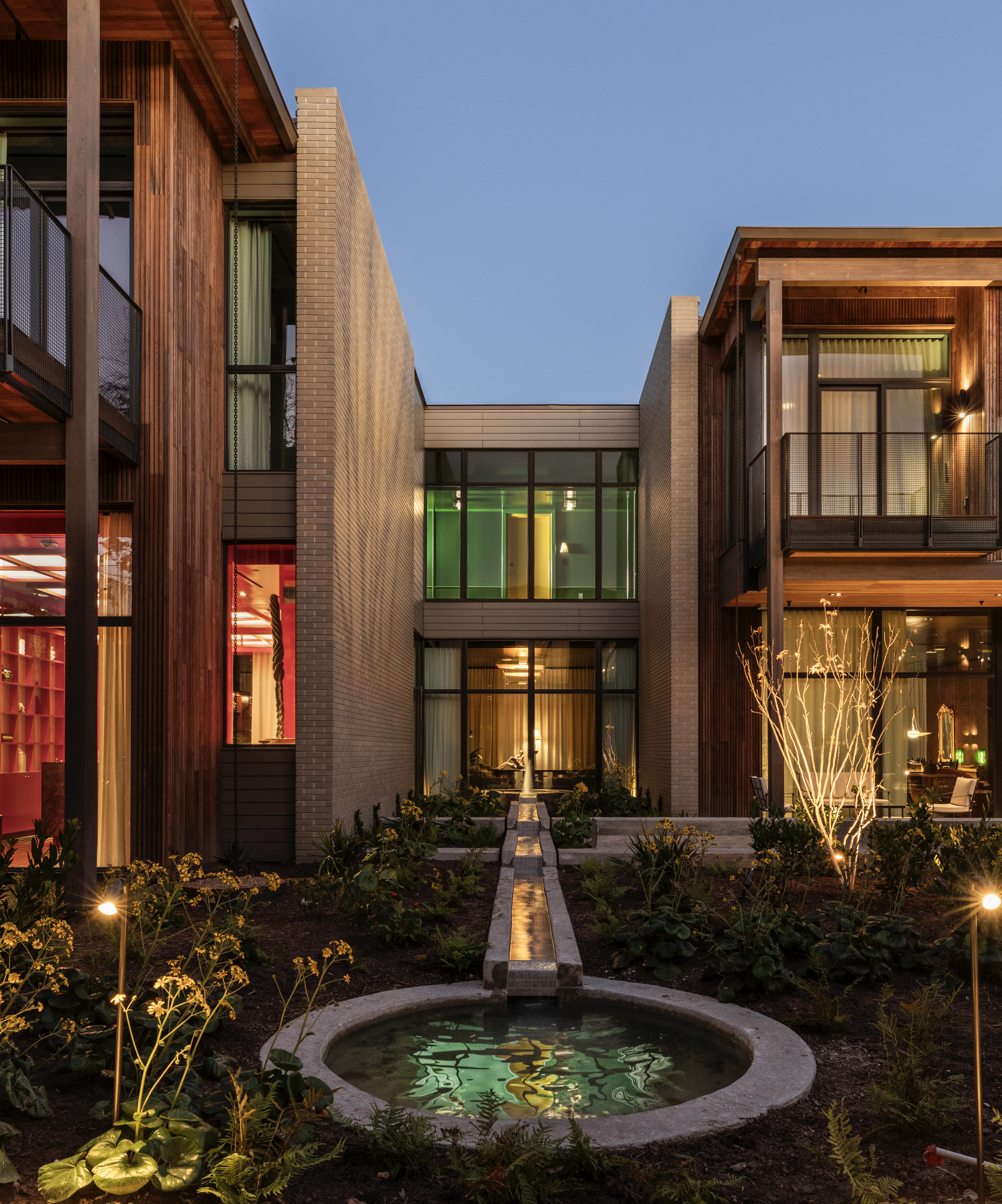 Hotel Saint Augustine architecture Lake| Flato. Landscape design Ten Eyck, with mature oaks and collection of plants cultivated from The John Fairey Garden. (Photo by Julie Soefer)