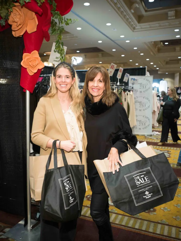 Sarika Strake, Dana Strake at The Sale (Photo by Daniel Ortiz)