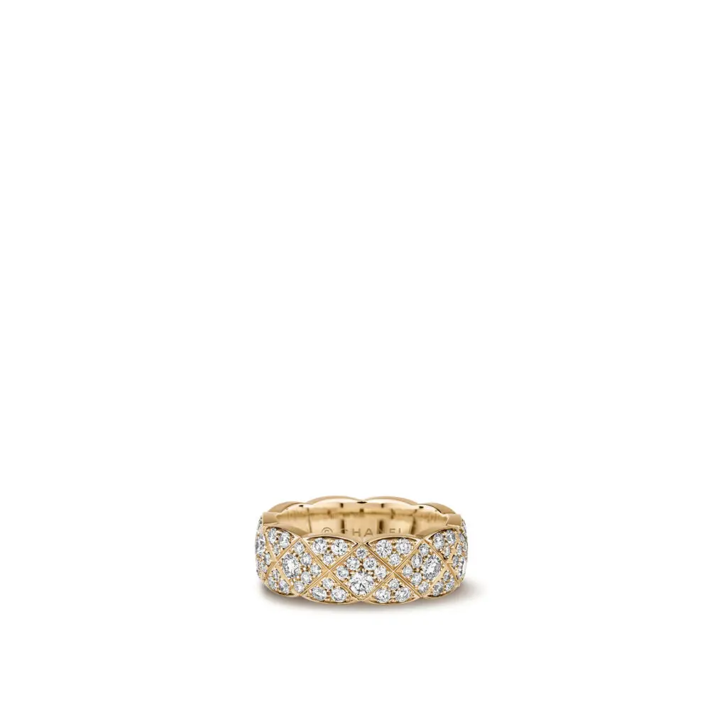 Coco Crush ring, small version, quilted motif, in 18K yellow gold and diamonds