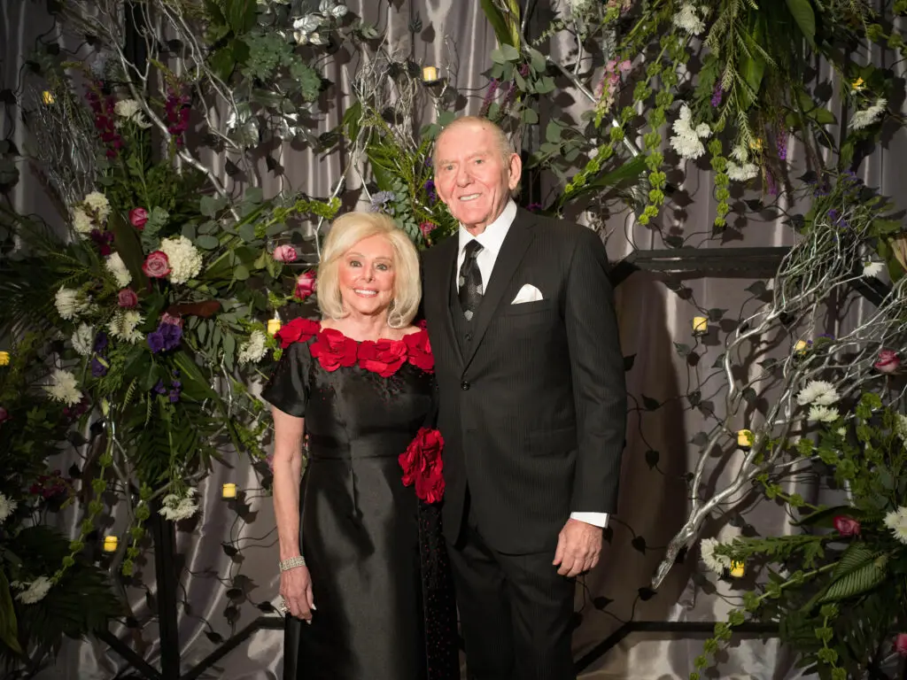 Rhona & Buce Caress at the Seven Acres gala. (Photo by Daniel Ortiz)