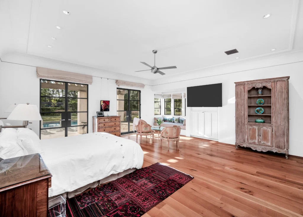 The spacious primary suite at 119 Carnarvon (Photo by Patrick Bertolino for Martha Turner Sotheby's International Realty)