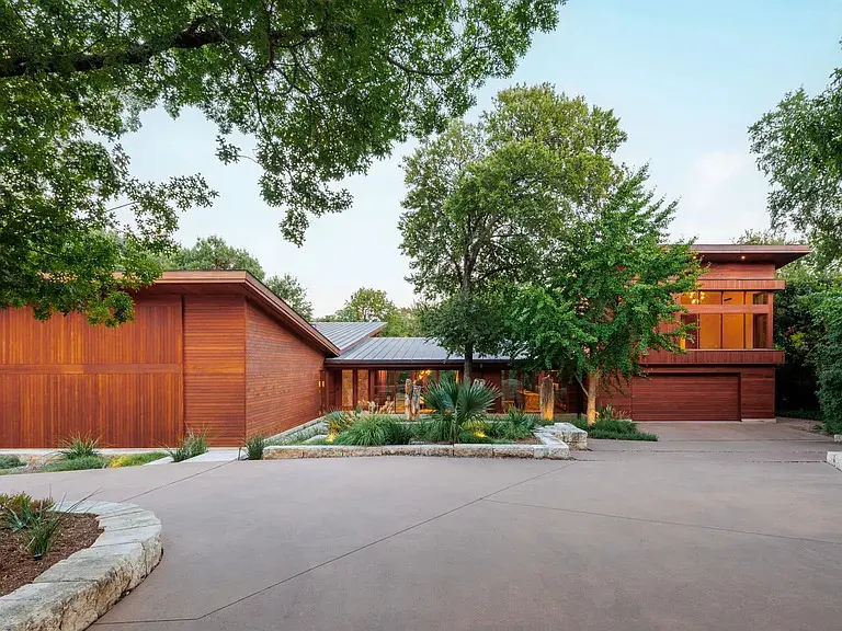 The home is equipped with "a cutting-edge geothermal system for heating and cooling, ensuring comfort year-round."(Photo courtesy of Allie Beth Allman & Associates)