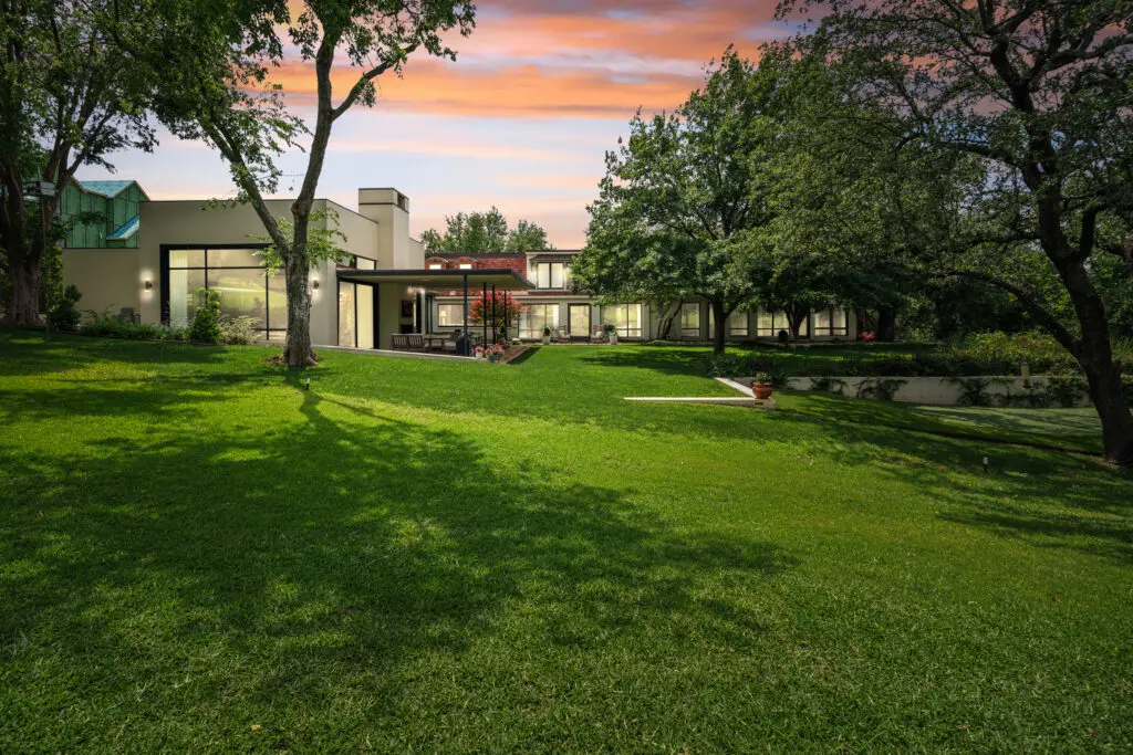 Inside a $5.25 Million Estate on Fort Worth’s Shady Oaks Golf Course — A Golf Cart Garage and Entertaining Options Galore