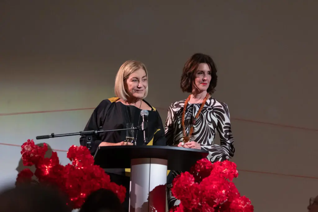 Co-chairs Suzanne Deal Booth and Phoebe Tudor at A Dinner for the Moody at Rice University’s Moody Center for the Arts. (Photo by Jenny Antill Clifton) 