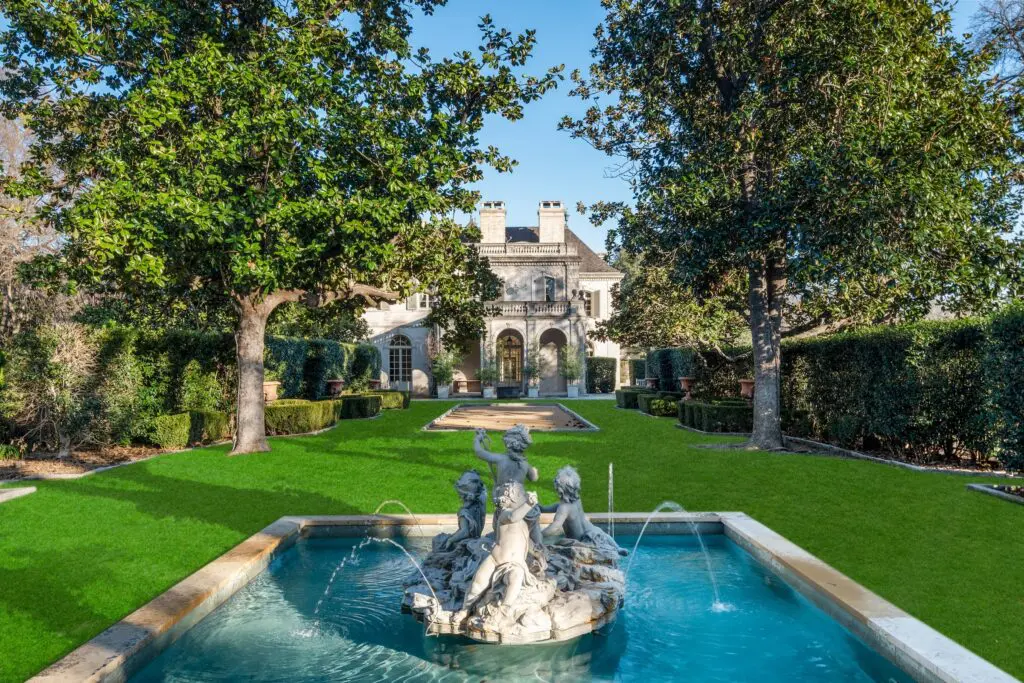 Because the listing price includes three adjacent lots, the total estate exceeds 15 acres in the heart of Dallas. (Photo by Briggs Freeman Sotheby's International Realty)