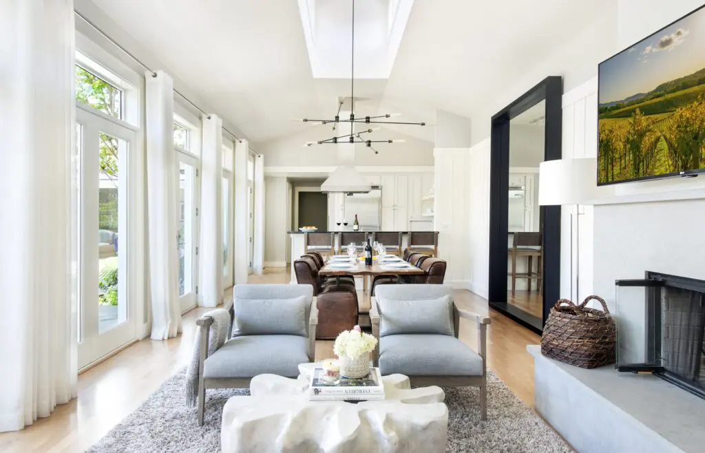 The Club’s four residences at Carneros Resort & Spa in Napa are nestled between rolling vineyards, this luxury resort features a spa, locally-inspired dining, complimentary
  
bicycles, pools, and spacious two- or three-bedroom residences — so you can rejuvenate between vineyard visits.