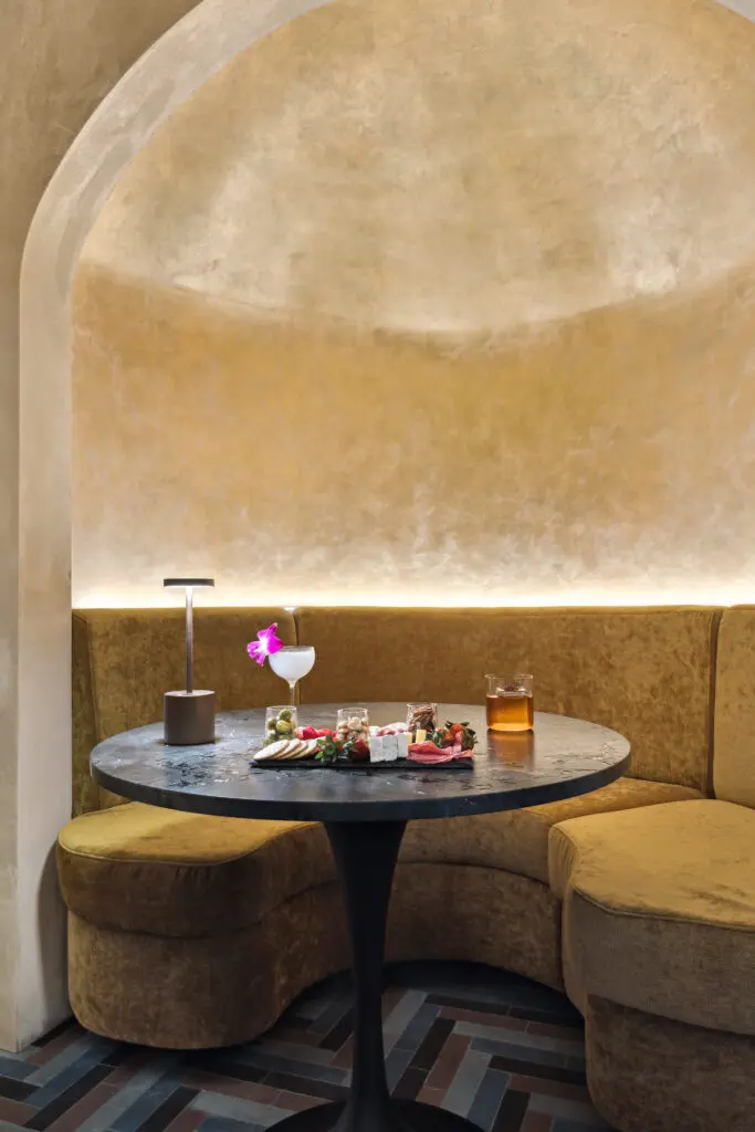 Sculptured plaster gives an exotic feel to De Fortune in Regent Square (Photo by Bill Krampitz)