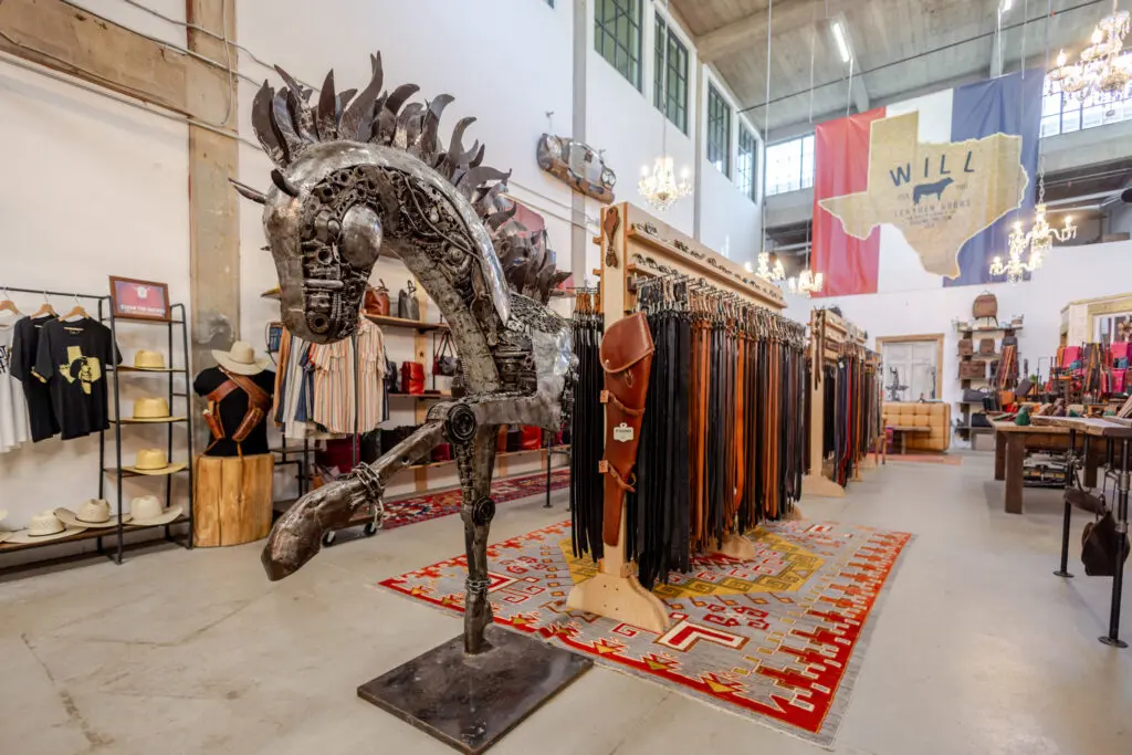 Will Leather Goods pairs premium materials with time-honored techniques to bring you leather works that complement any Western outfit.