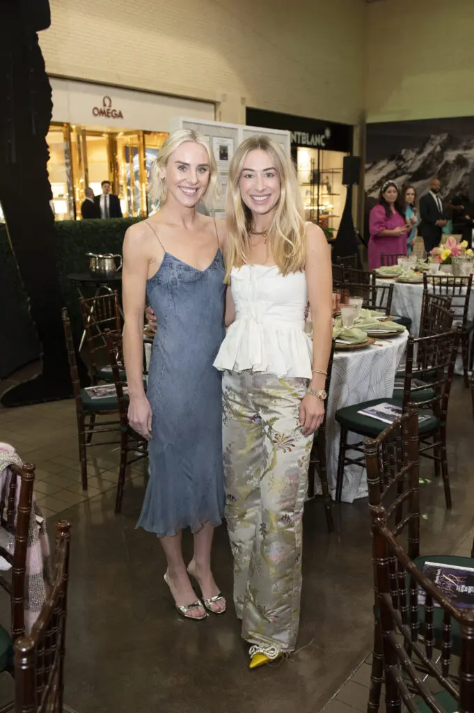 Hillary Moore and Maggie Stone (Photo by Tamytha Cameron Photography)