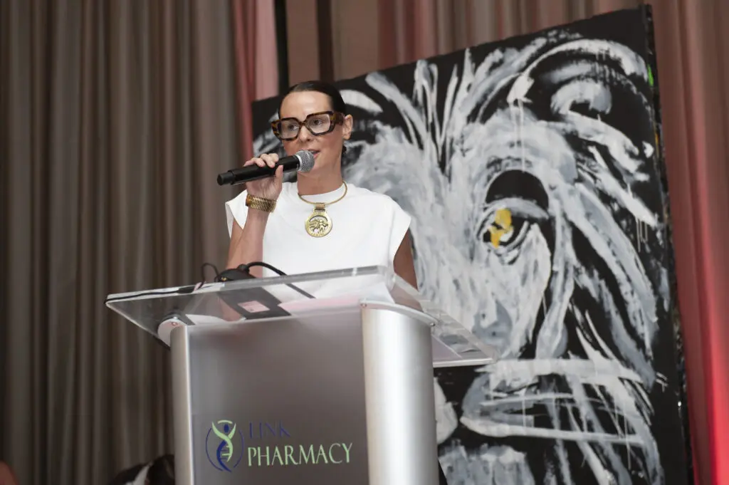 Stacy Bowers at Aging Mind Foundation's "A Night of Roaring Hope" gala (Photo by Tamytha Cameron and Nate Rehlander)