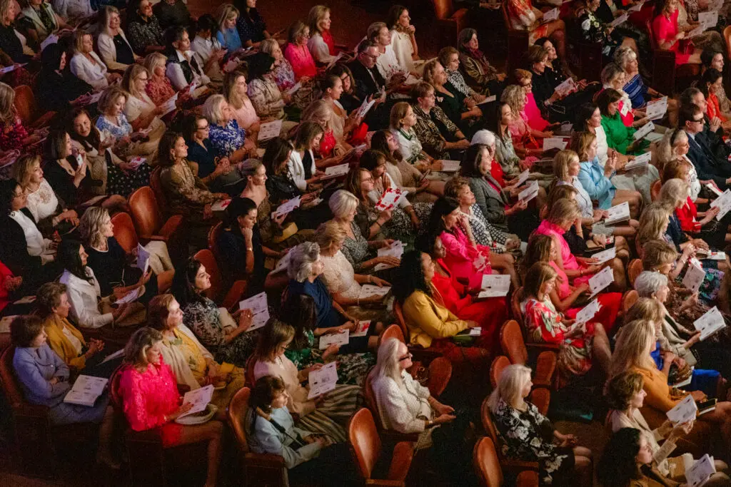 Guests enjoy the fashion show. (Photo by The Salvation Army of North Texas)