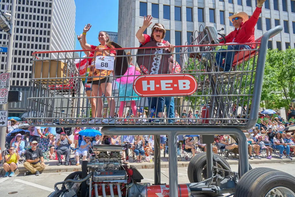"HEB Shopping Cart" at The Orange Show 38th Annual Art Car Parade (Photo by Charlie Ewing)