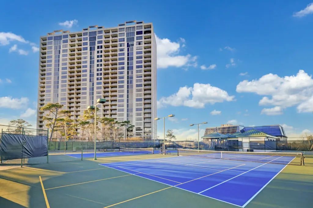The Houstonian Estates present a distinctive option in the market — a luxury tower community that creates a private retreat atmosphere despite its prime Uptown location.