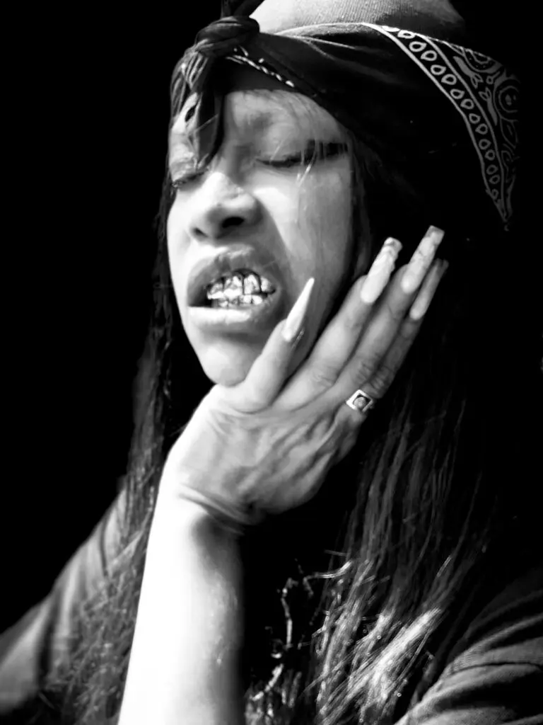 Erykah Badu in grillz by Masahiro LaMarsh (Courtesy the artist and Erykah Badu)