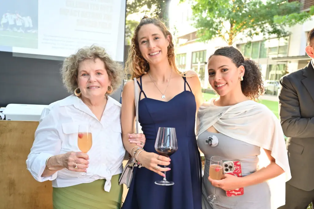 Carol Cordell, Arantza Muñoz,  Youanna Mosad at the GIF event at Bari Ristorante. (Photo by  Alex Montoya)